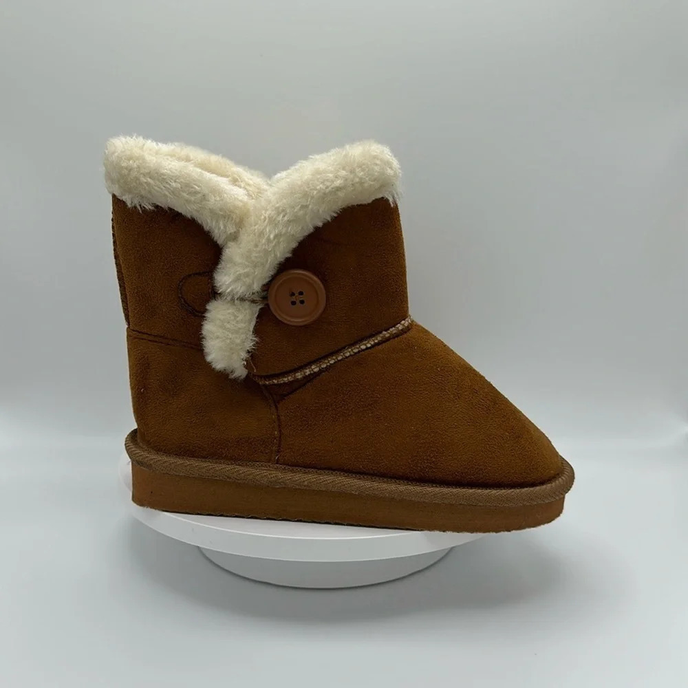 EXTREMELY ME Girl’s Faux Shearling Boots, Size 11